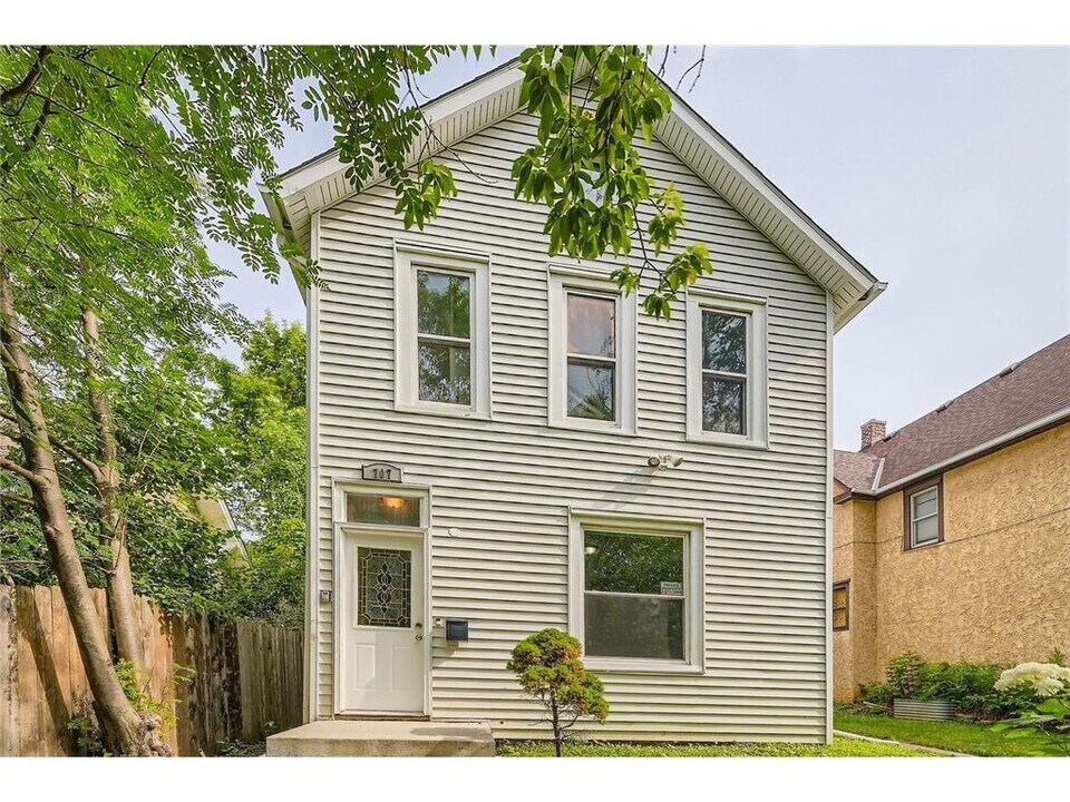 707 Jenks Ave E in St. Paul, MN - Building Photo