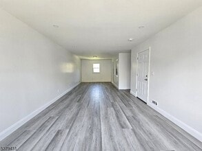 317 Trotting Rd in Union, NJ - Building Photo - Building Photo