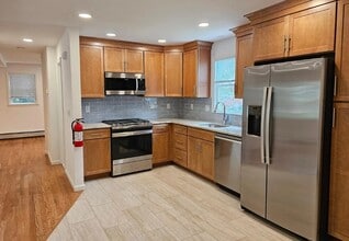 31 Lakeview Rd in Sparta, NJ - Building Photo - Building Photo