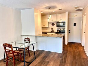 1815 Robalo Dr, Unit C201 in Vero Beach, FL - Foto de edificio - Building Photo