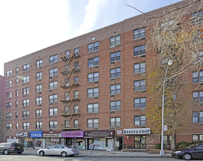 10230 Queens Blvd in Forest Hills, NY - Building Photo - Building Photo