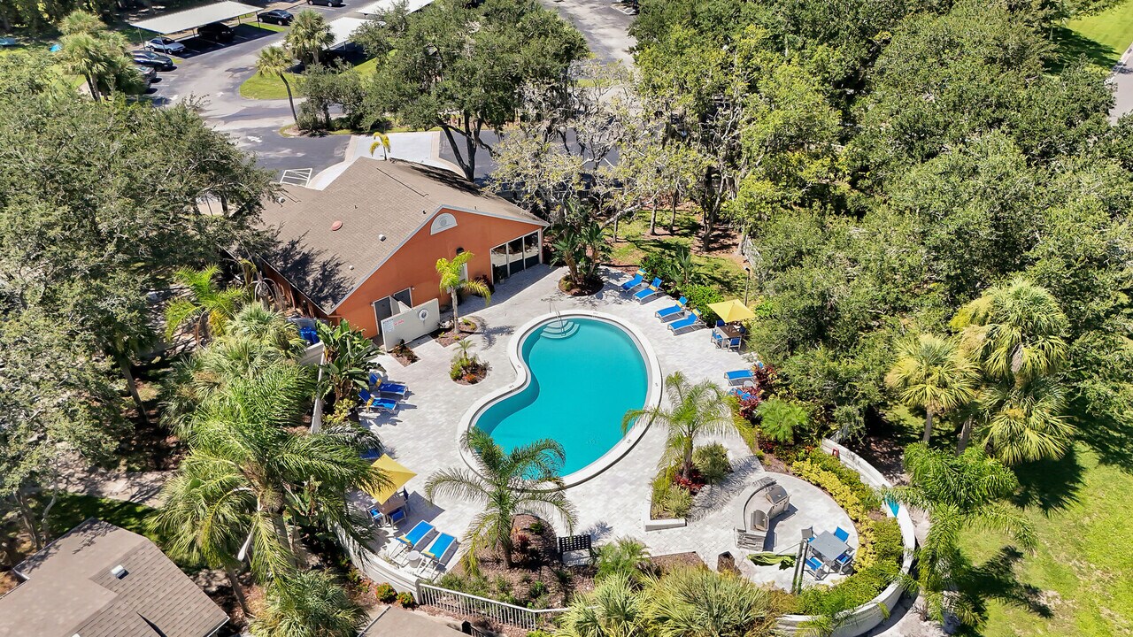Malabar Lakes in Palm Bay, FL - Foto de edificio