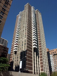 Columbus House in New York, NY - Foto de edificio - Building Photo