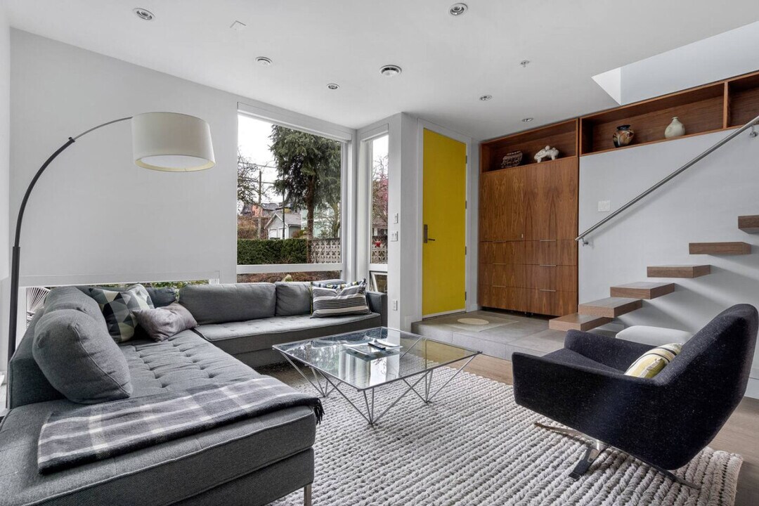 1928 Templeton Dr in Vancouver, BC - Building Photo