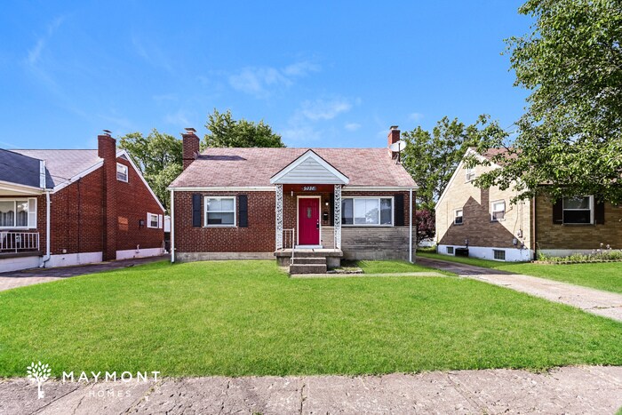 9238 Orangewood Dr in Cincinnati, OH - Building Photo