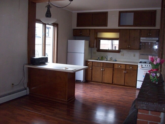 473 Virginia St, Unit Rear in Buffalo, NY - Building Photo - Building Photo