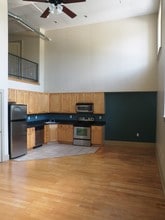 Theresa Park Lofts in St. Louis, MO - Foto de edificio - Building Photo