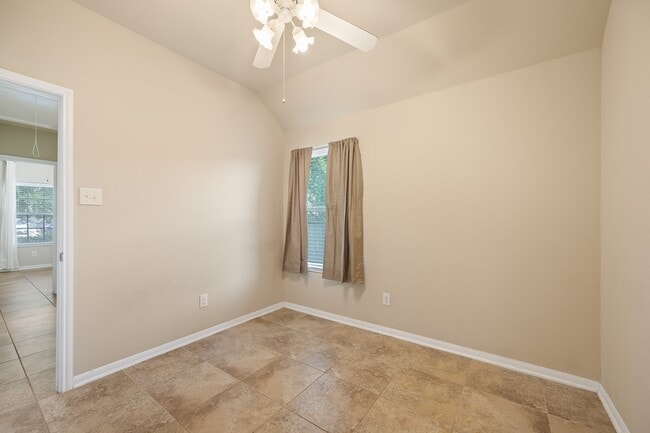 207 Lockridge Hill Ln