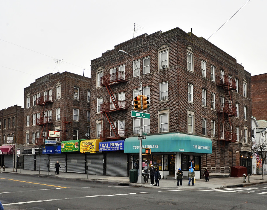 Sutphin Court in Jamaica, NY - Building Photo