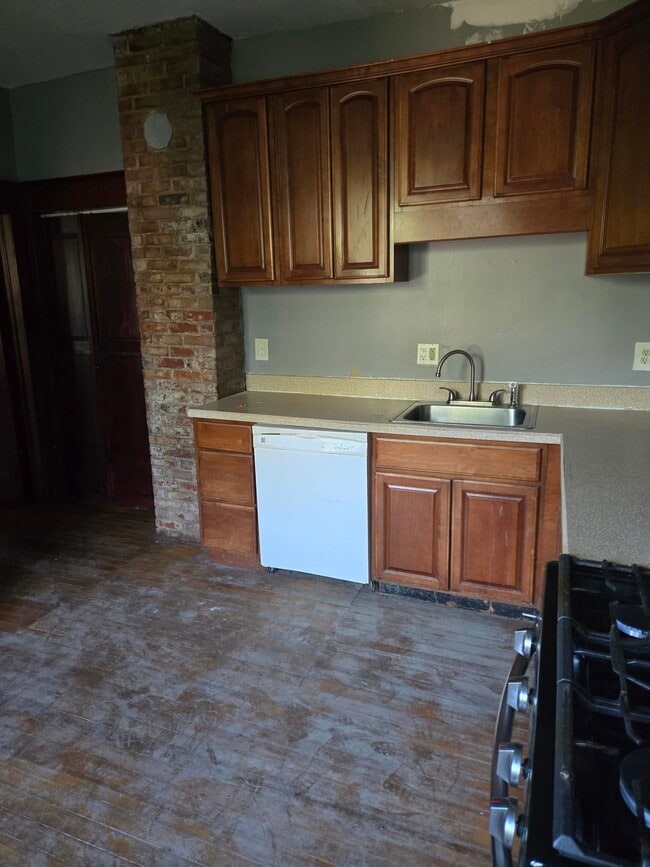 325 Main St in Hurleyville, NY - Building Photo - Building Photo