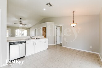 2513 SW 31st St in Cape Coral, FL - Foto de edificio - Building Photo