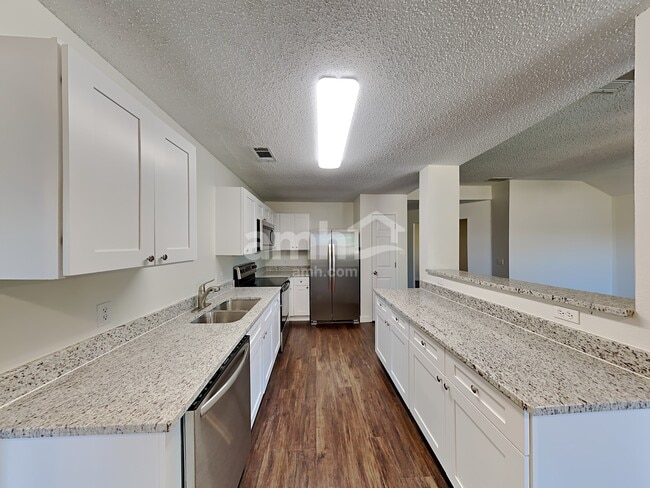 1600 Waters Edge Dr in Glenn Heights, TX - Building Photo - Building Photo