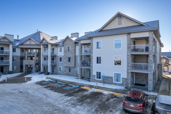 6700-6898 Pinecliff Grov NE in Calgary, AB - Building Photo - Building Photo