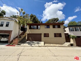 6871 Pacific View Dr in Los Angeles, CA - Building Photo