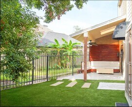 1111 Potomac Dr in Houston, TX - Building Photo - Building Photo