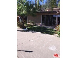 15645 Crownridge Pl in Los Angeles, CA - Building Photo - Building Photo