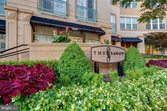 12000 Market St in Reston, VA - Building Photo - Building Photo