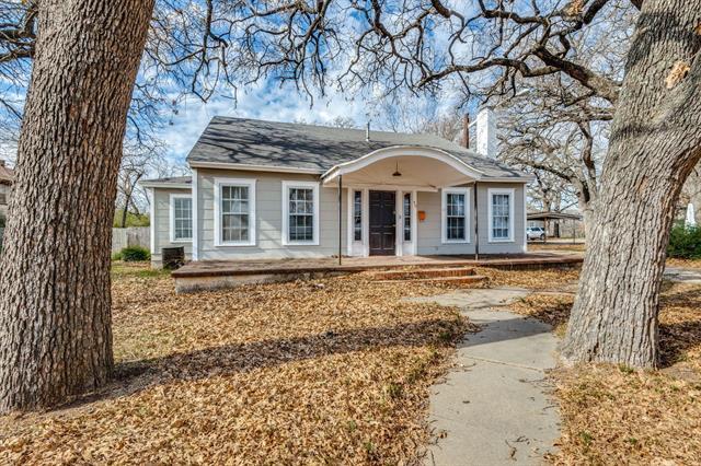 415 Normal St in Denton, TX - Building Photo