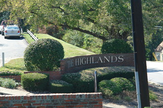 The Highlands in Pittsburgh, PA - Building Photo - Building Photo