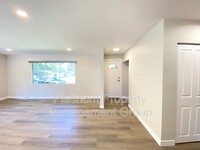 2735 Brecken Rd NW in Calgary, AB - Building Photo - Building Photo