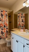 2840 SW Raymond St, Unit 303 in Seattle, WA - Foto de edificio - Building Photo