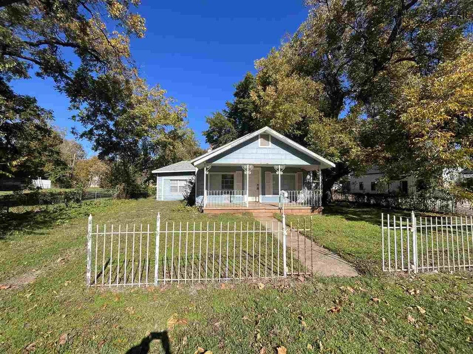 617 Park St in Burkburnett, TX - Building Photo