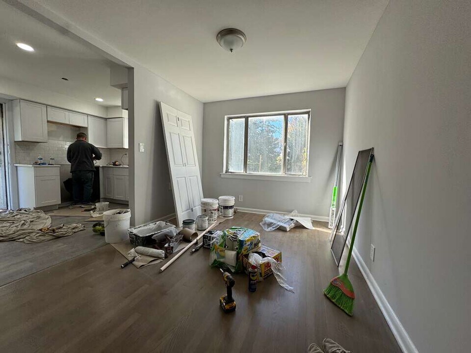 109 Terhune Ave, Unit 1 in Jersey City, NJ - Building Photo