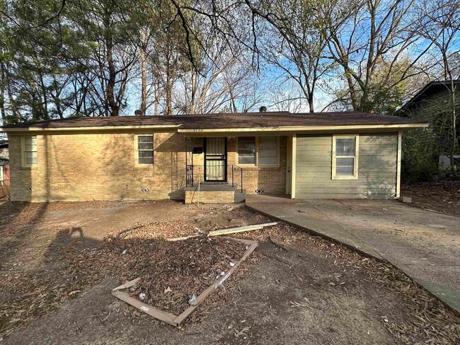 3736 Donna Dr in Memphis, TN - Building Photo - Building Photo