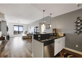 100 3rd Ave S in Minneapolis, MN - Building Photo