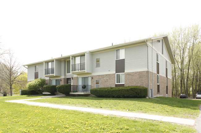 Everett Apartments in Lansing, MI - Foto de edificio - Building Photo