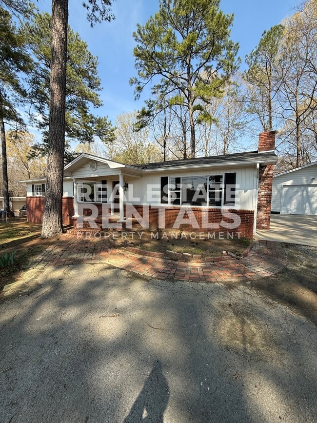 688 Sutton Bridge Rd in Rainbow City, AL - Building Photo - Building Photo