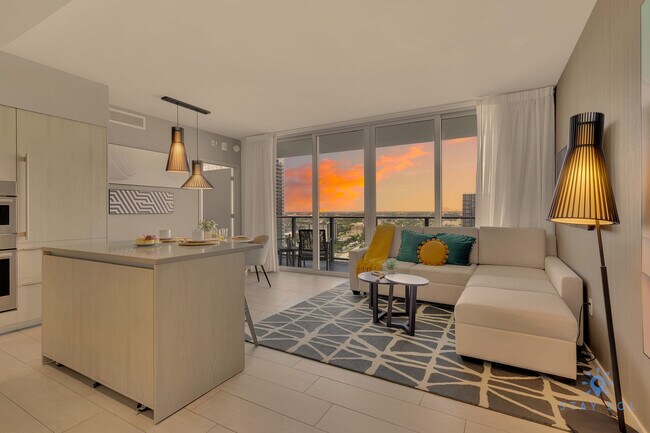 4010 S Ocean Dr in Hollywood, FL - Building Photo - Building Photo