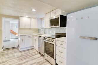 6604 NE Flanders St, Unit 2 in Portland, OR - Building Photo - Building Photo