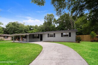 584 Clermont Ave S in Orange Park, FL - Building Photo - Building Photo