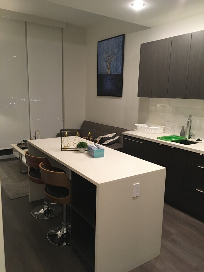 8189 Cambie St in Vancouver, BC - Building Photo - Building Photo