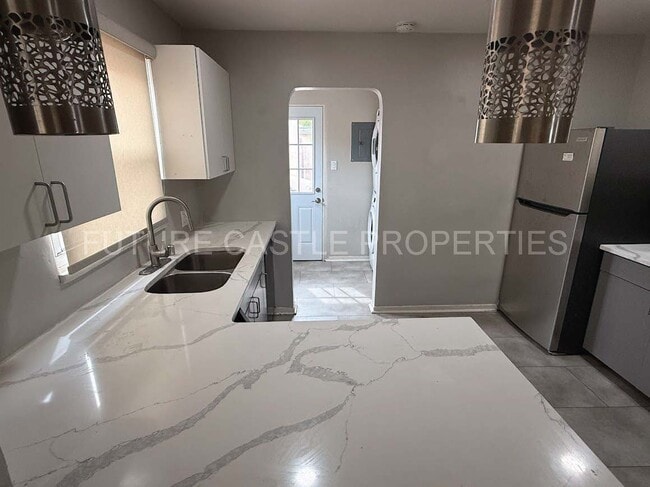 1009 Bryn Mawr Dr NE in Albuquerque, NM - Building Photo - Building Photo