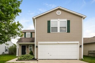 2155 Summer Breeze Way in Greenwood, IN - Building Photo