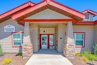 Cedar Lane Family Apartments in Olivehurst, CA - Building Photo - Building Photo