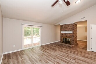 7825 Elm Tree Ln in Charlotte, NC - Building Photo - Building Photo