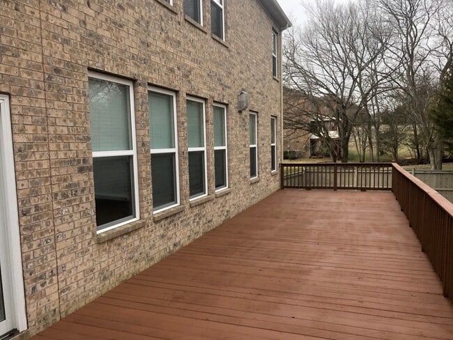 93 Berry Hill Dr in Hendersonville, TN - Building Photo - Building Photo