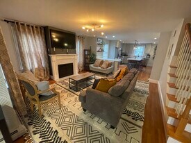 14 Oak St in Somerville, MA - Building Photo