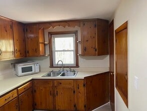 172 Commonwealth Ave in North Attleboro, MA - Building Photo - Building Photo