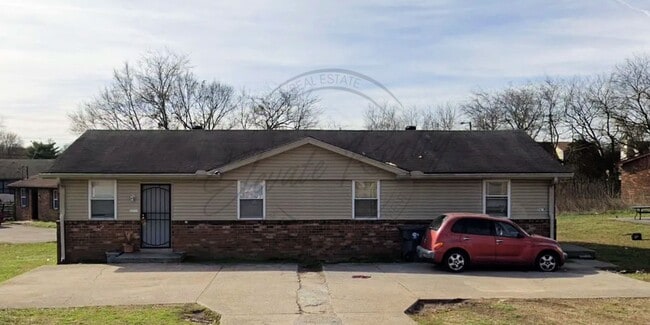 property at 3620 Village Trl