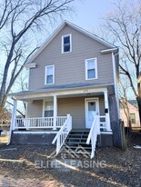 435 SW Western Ave in Topeka, KS - Building Photo