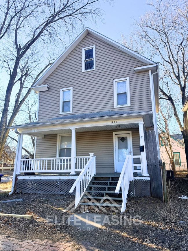 property at 435 SW Western Ave