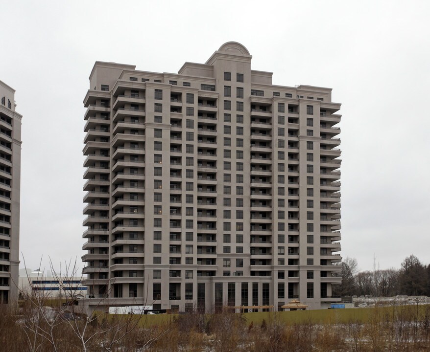 9245 Jane St in Vaughan, ON - Building Photo