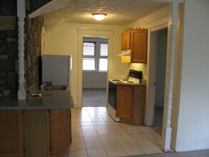 2534 Valley View Ct, Unit 3 in Cincinnati, OH - Foto de edificio - Building Photo