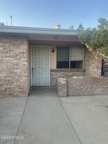 2820 E Glen Dr in El Paso, TX - Building Photo