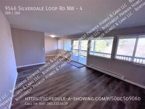 9546 Silverdale Loop Rd NW in Silverdale, WA - Foto de edificio - Building Photo