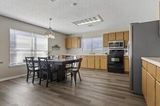 8827 Rue De Lis in San Antonio, TX - Building Photo - Building Photo